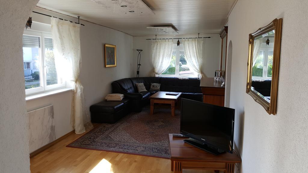 Burgauer Hof Appartement Buitenkant foto